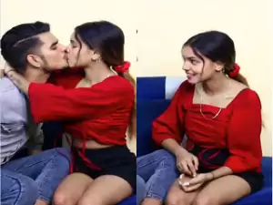 Today Exclusive-Desi Lover Kissing