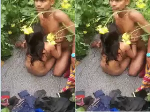 Today Exclusive-Village Lover Outdoor Fucking Caught
