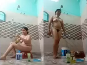 Today Exclusive-Sexy Desi Bhabhi Bathing Part 2