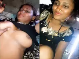Today Exclusive-Desi Village Bhabhi Ridding Lover Dick