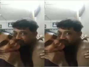 Today Exclusive-Desi Couple Kissing