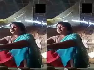 Today Exclusive- Village Bhabhi Shows Her Pussy On VC part 1