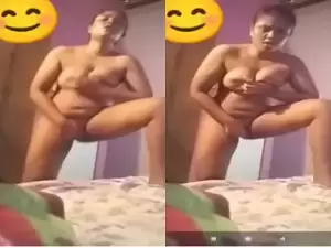 Today Exclusive- Horny Desi girl Fingering