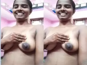 Today Exclusive- Desi Bhabhi Shows her Nude Body