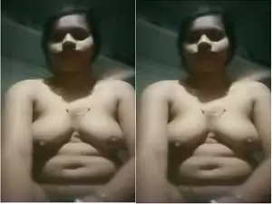 Today Exclusive-Desi Bhabhi Shows Her Boobs and Pussy part 1