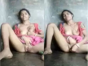 Today Exclusive-Desi Bhabhi Masturbating