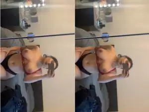 Today Exclusive- Desi Girl Shows Boobs