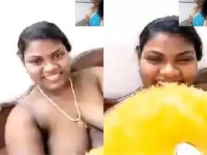 Today Exclusive- Desi Girl Shows Her Boobs On VC