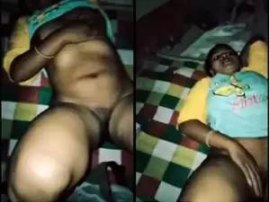 Today Exclusive- Desi Girl Shows her Nude Body