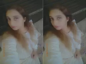 Today Exclusive-Paki Wife Shows Her Boobs on Vc Part 2