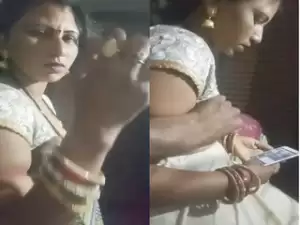 Sexy Bhabhi Breast Pressing By Deaver