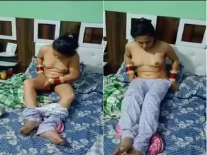 Today Exclusive- Desi Bhabhi Shows Her Nude Body