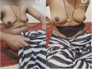 Today Exclusive-Desi Bhabhi Shows Boobs