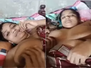Today Exclusive -Desi Wife Boobs Sucking By Hubby