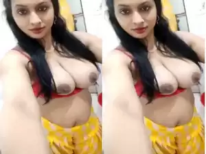 Today Exclusive -Desi Wife Shows Her Boobs
