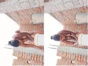 Today Exclusive – Desi Village Bhabhi OutDoor Bathing part 1