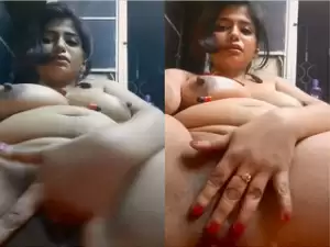 Today Exclusive-Horny Desi girl Fingering