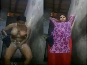 Today Exclusive- Desi Girl bathing