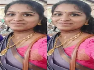 Today Exclusive- Desi Bhabhi Shows Her Boobs on VC part 1