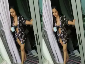 Today Exclusive-Desi Bhabhi in Hot Bikini