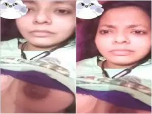 Today Exclusive -Desi Village Girl Shows Her Boobs