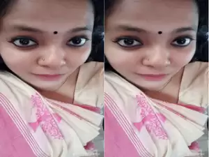 Today Exclusive -Desi mallu Girl Shows Her Boobs