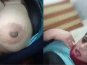 Today Exclusive-Desi Bhabhi Shows Her Boobs and pussy