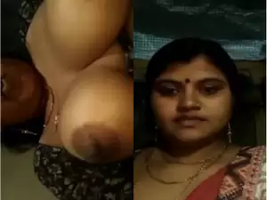Today Exclusive-Desi Bhabhi Shows her Boobs and Pussy