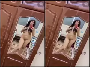 Today Exclusive-Desi Girl Record Nude Selfie