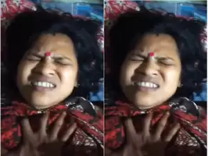 Today Exclusive-Desi Bhabhi Blowjob and FUcked