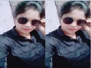 Today Exclusive-Desi Girl Shows Boobs on VC