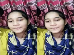 Today Exclusive-Desi Girl Shows her Boobs Part 1