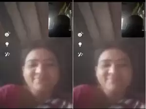 Today Exclusive- Sexy Desi Bhabhi Shows her Boobs and Pussy On VC part 1