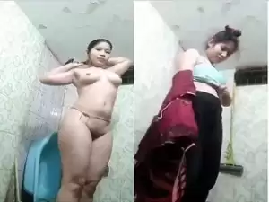 Today Exclusive- Desi Girl Bathing