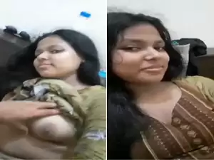 Today Exclusive- Desi Girl Boobs Pressing Lover