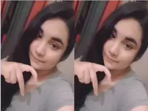 Today Exclusive-Desi Girl Shows Boobs