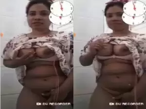 Today Exclusive- Desi Girl Shows Her Boobs and Pussy