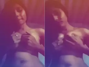 Today Exclusive- Desi Girl Shows Her Boobs