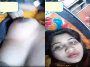 Today Exclusive- Desi Girl Shows her Boobs