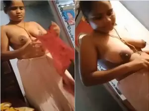 Today Exclusive-Desi Wife Shows her Boobs