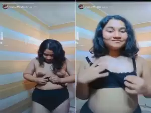 Today Exclusive- Desi Girl Shows her Boobs Part 2
