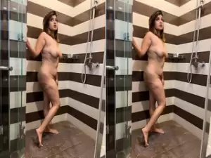 Today Exclusive- Sexy Desi Insta Girl Showing Her Nude body Part 1