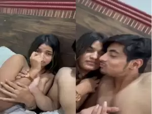 Today Exclusive- Cute Desi Girl Enjoy With Lover
