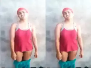 Today Exclusive- Horny Girl Showing Her Pussy