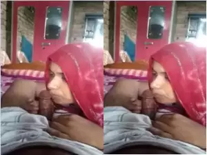 Today Exclusive- Desi Village Bhabhi Blowjob