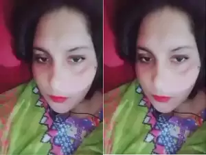 Today Exclusive-Desi Girl Shows Her boobs and Pussy