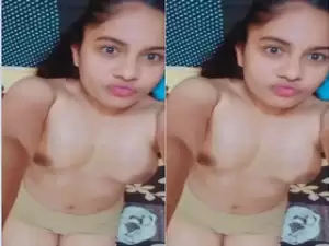 Today Exclusive- Desi Girl Shows Her Boobs