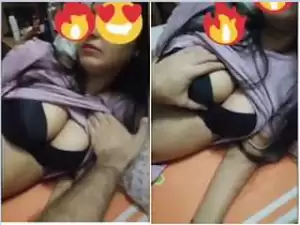 Exclusive- Sexy Desi Girl Brest Pressing By Lover