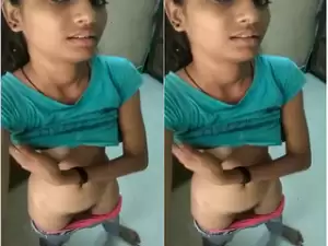 Today Exclusive- Desi Girl Shows her Boobs and Pussy