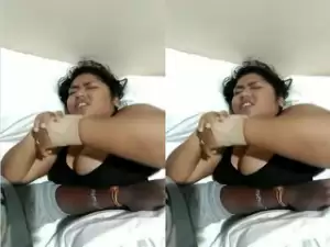 Today Exclusive- Desi Shy Girl Boobs Video Record